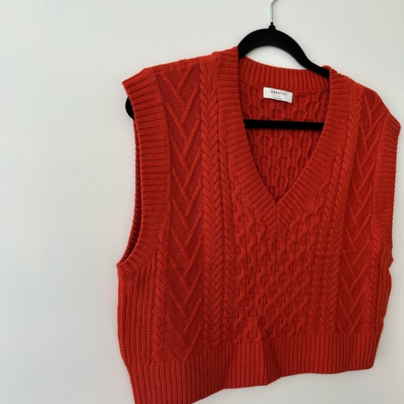 Babaton Emporia Knit Vest. Rust color. Size small - Picture 3 of 3